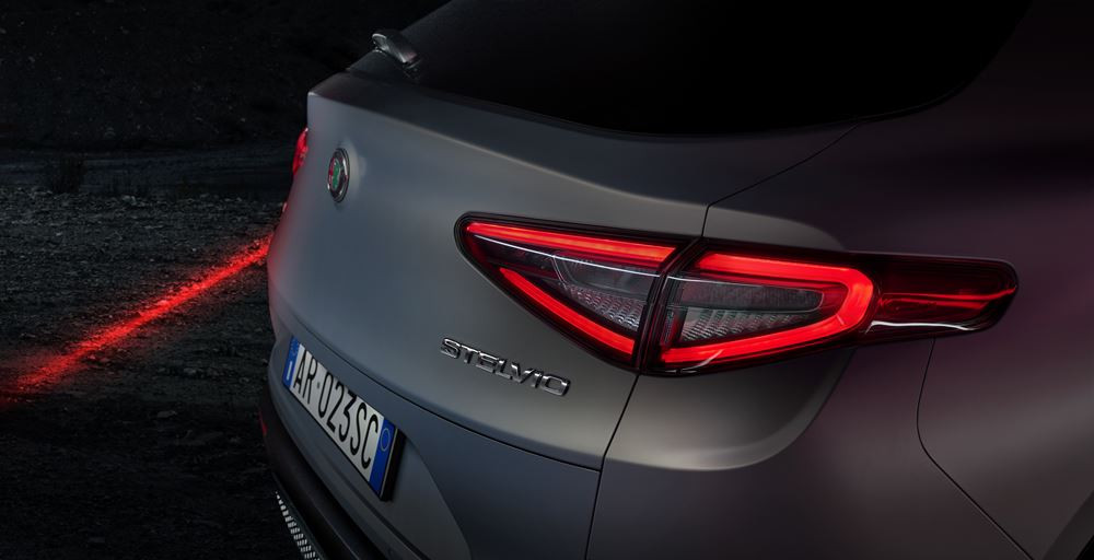 Le SUV sportif Alfa Romeo Stelvio réinterprète la calandre caractéristique « Trilobo »