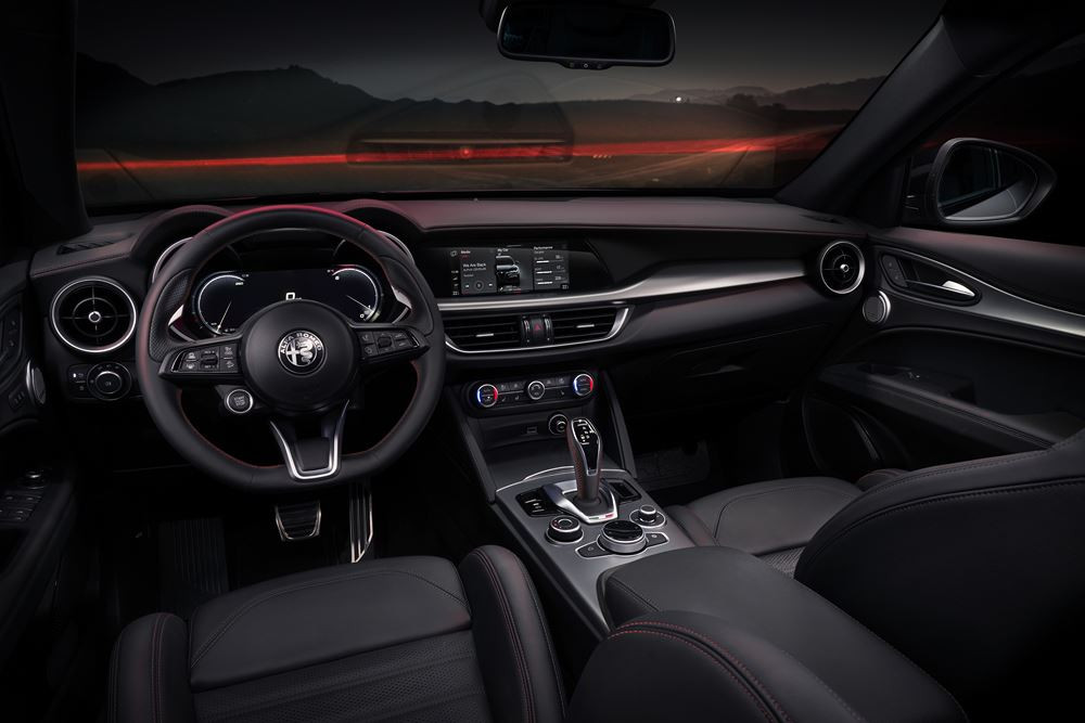 Le SUV sportif Alfa Romeo Stelvio réinterprète la calandre caractéristique « Trilobo »