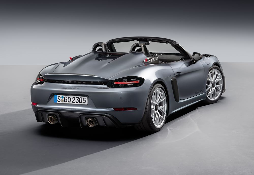 Le Porsche 718 Spyder RS embarque un moteur central à haut régime de 500 ch