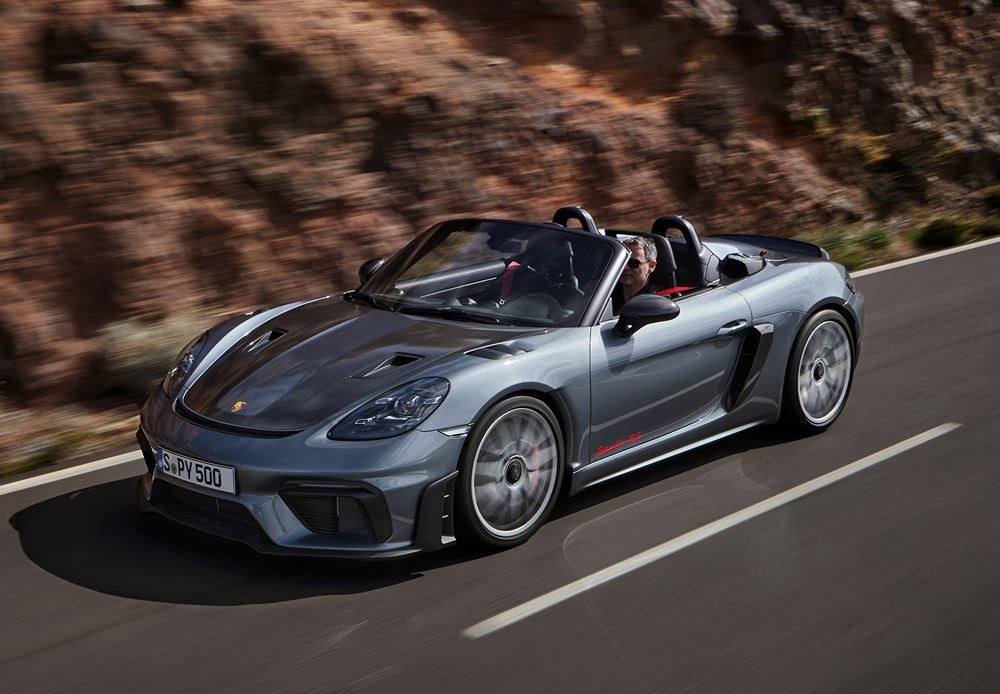 Le Porsche 718 Spyder RS embarque un moteur central à haut régime de 500 ch