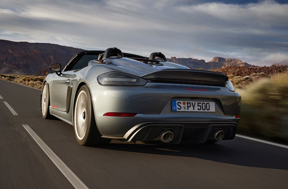 Le Porsche 718 Spyder RS embarque un moteur central à haut régime de 500 ch