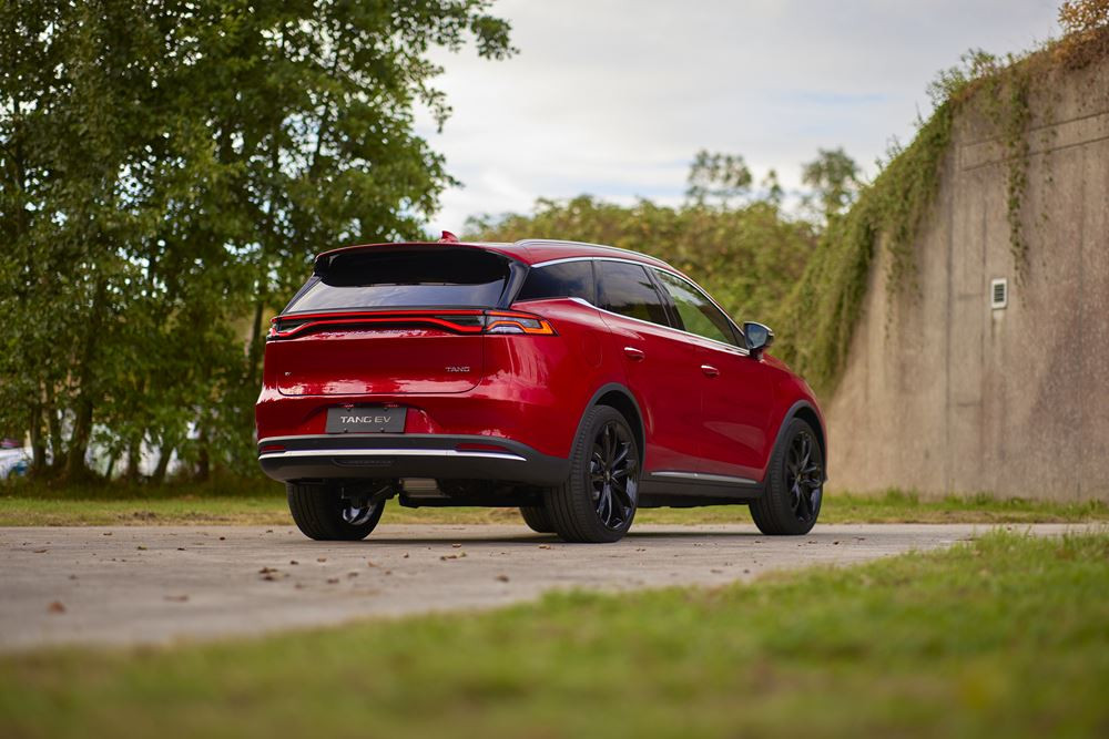 Le grand SUV électrique Byd Tang transporte jusqu'à 7 personnes