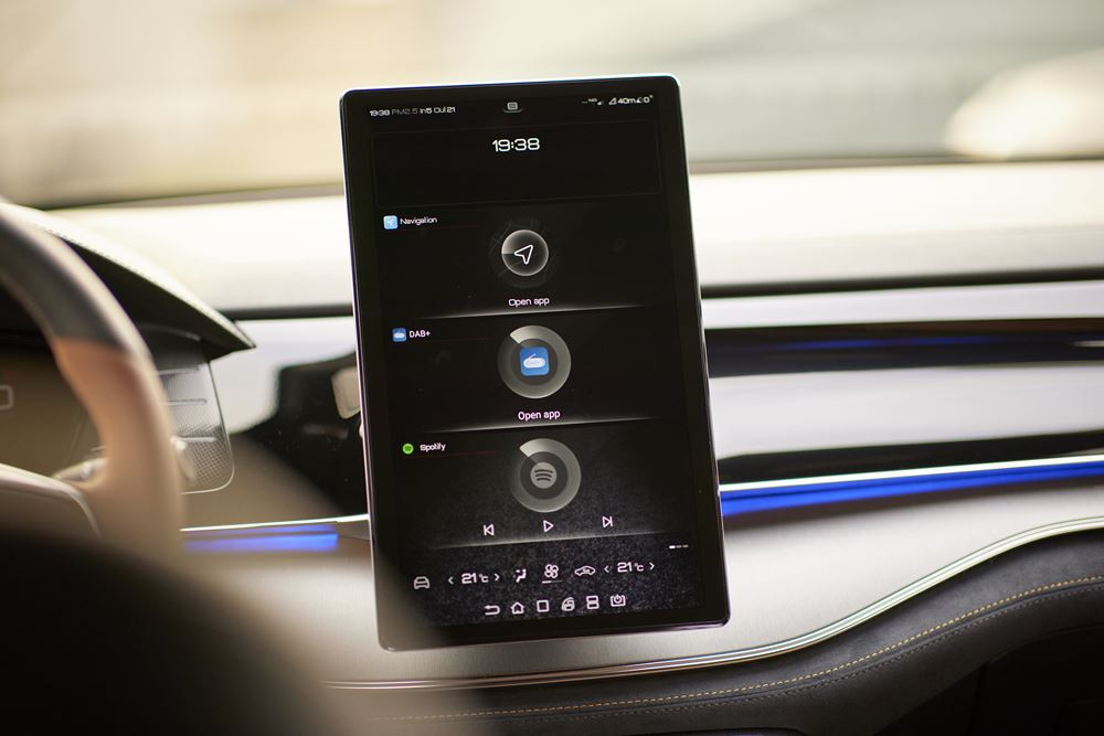 Le grand SUV électrique Byd Tang transporte jusqu'à 7 personnes
