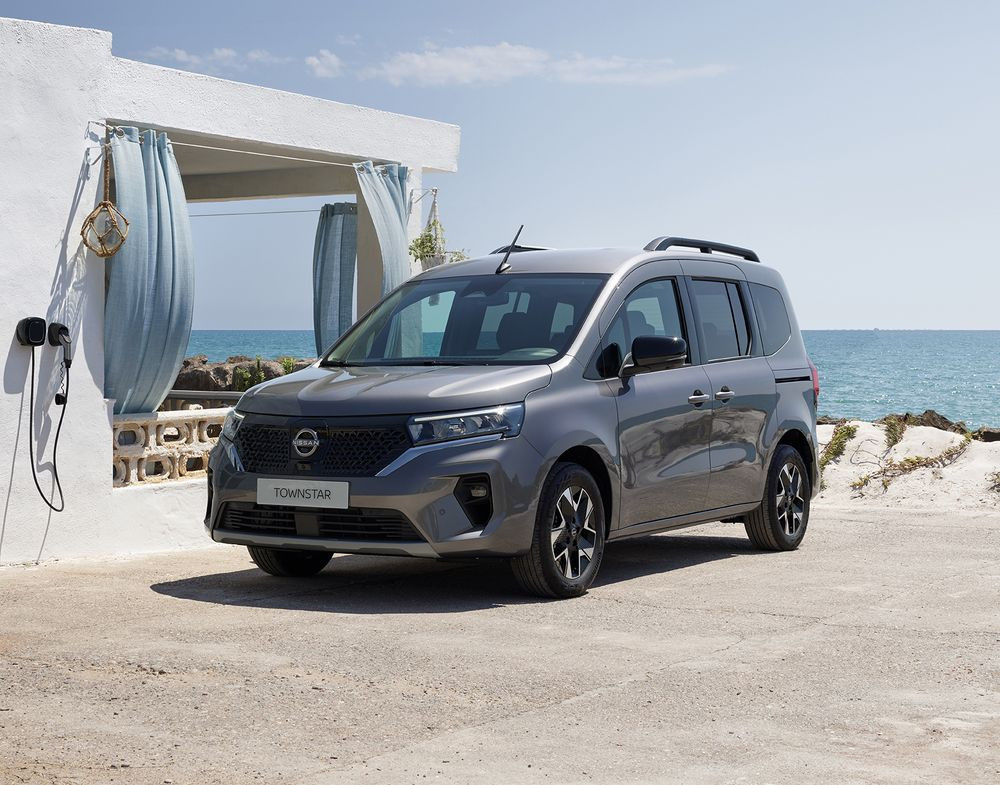 Le ludospace électrique Nissan Townstar EV Combi offre jusqu'à 285 km d'autonomie WLTP