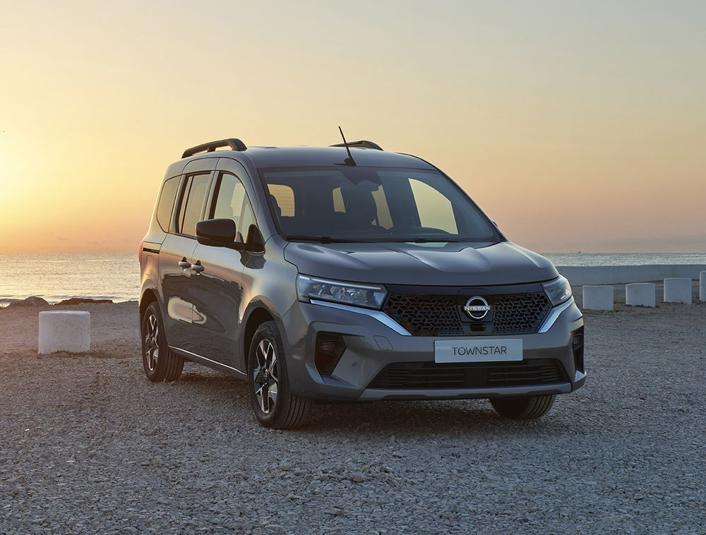 Le ludospace électrique Nissan Townstar EV Combi offre jusqu'à 285 km d'autonomie WLTP