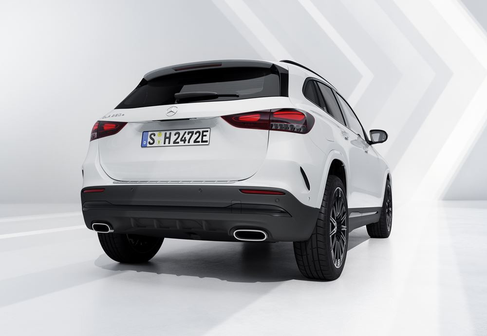 Le SUV compact sportif Mercedes-Benz GLA s'offre un design puissant retravaillé