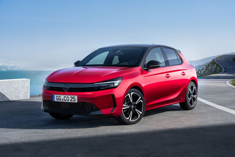 L'Opel Corsa restylée adopte la face avant caractéristique Vizor de la marque