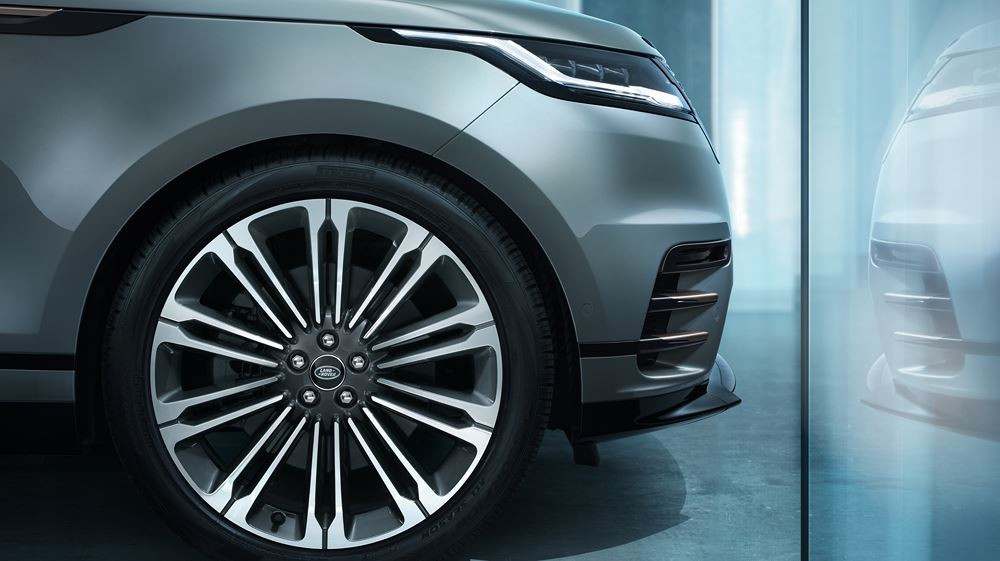 Le Range Rover Velar restylé affiche un design minimaliste spectaculaire