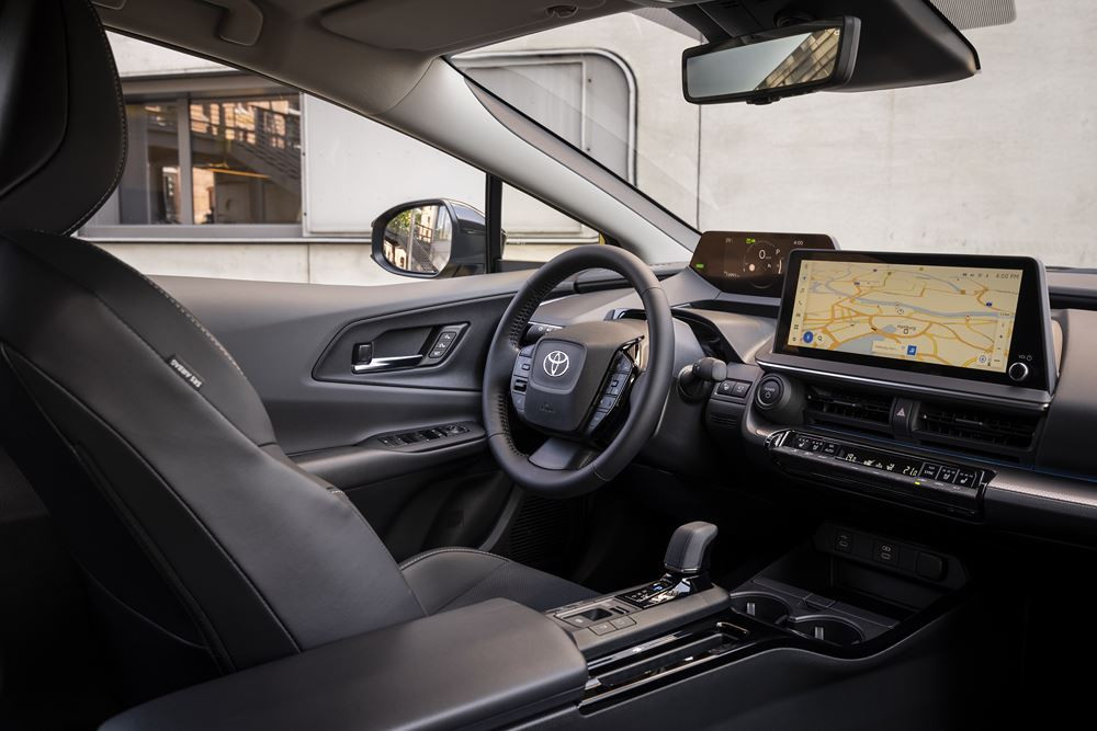 La Toyota Prius hybride rechargeable adopte une silhouette aérodynamique fluide de type coupé