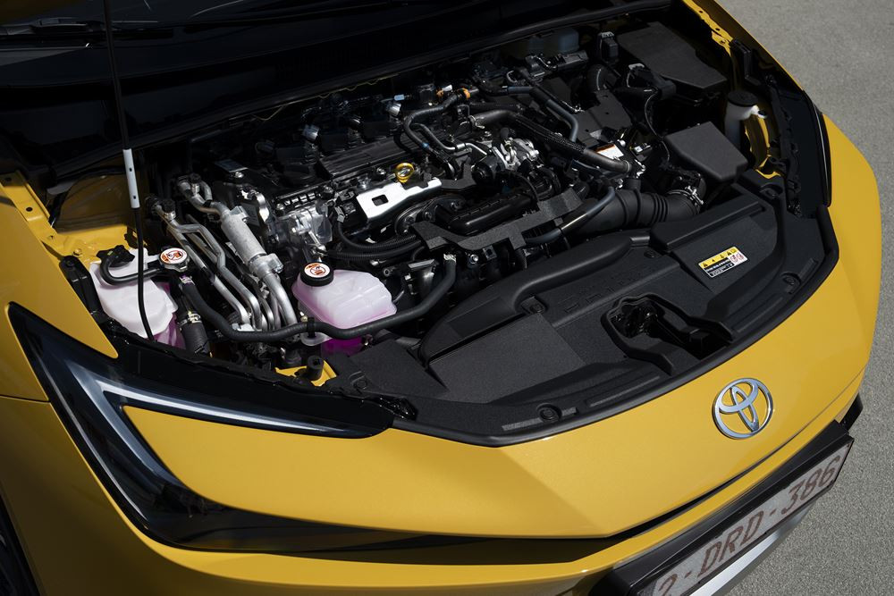 La Toyota Prius hybride rechargeable adopte une silhouette aérodynamique fluide de type coupé