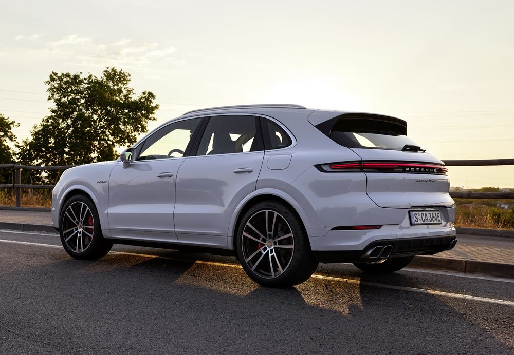 Le Porsche Cayenne Turbo E-Hybrid est le SUV Porsche le plus puissant de tous les temps