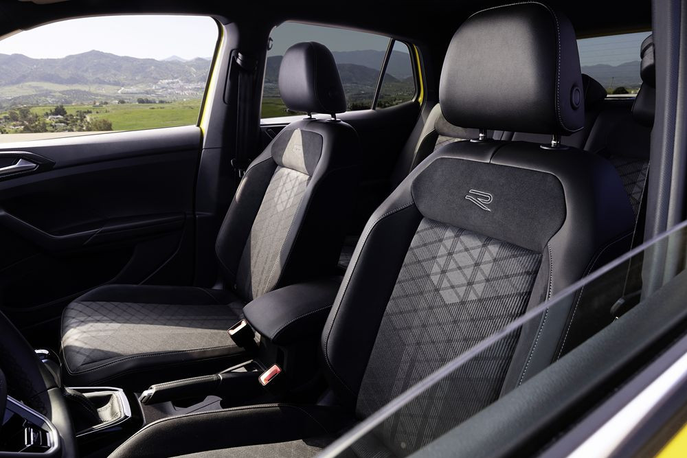 Le SUV urbain Volkswagen T-Cross mis à jour en approche