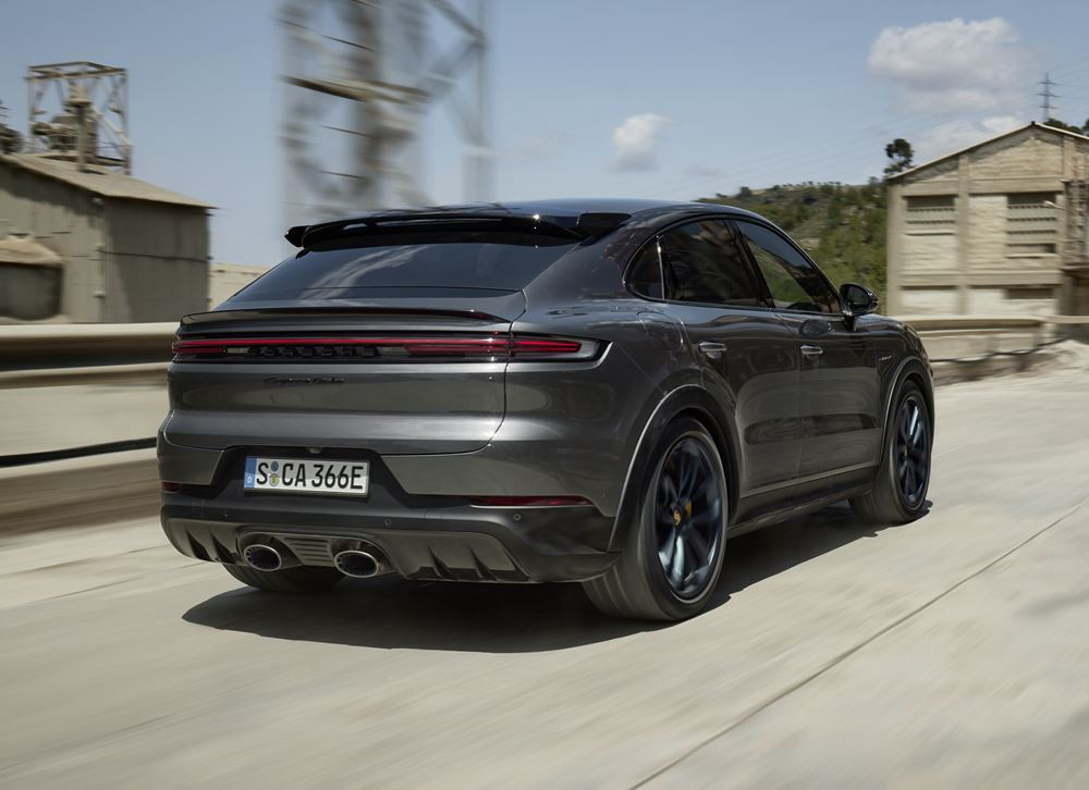 Le Porsche Cayenne Turbo E-Hybrid Coupé développe une puissance de 739 ch