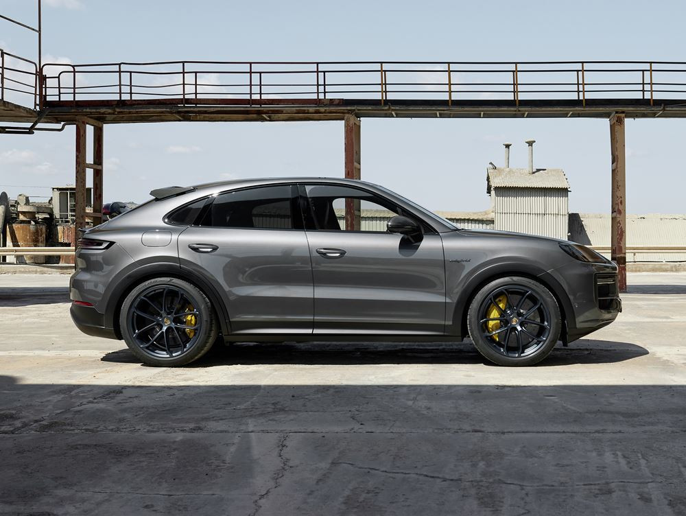 Le Porsche Cayenne Turbo E-Hybrid Coupé développe une puissance de 739 ch