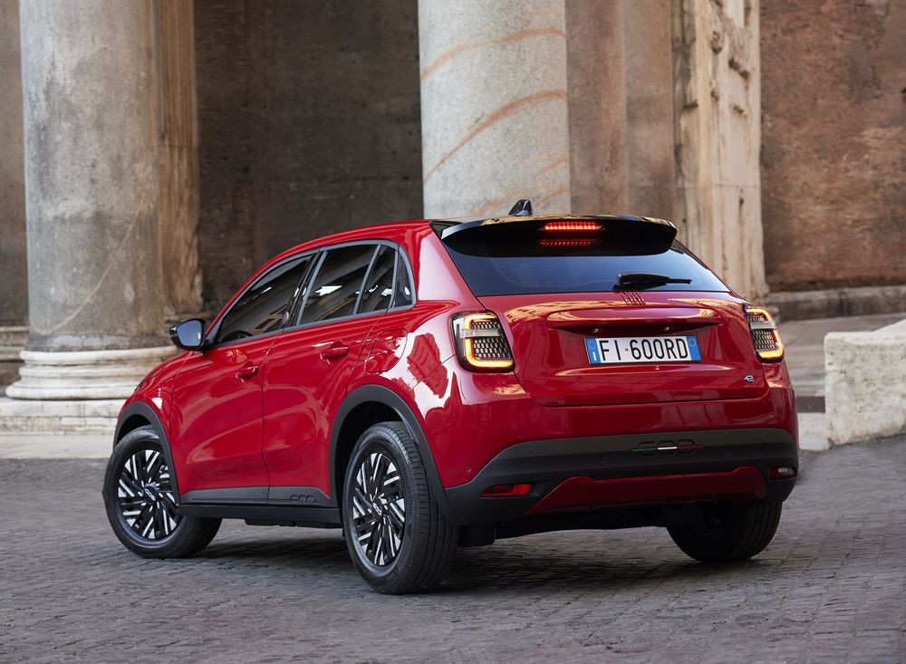 La Fiat 600e électrique vise la mobilité urbaine italienne