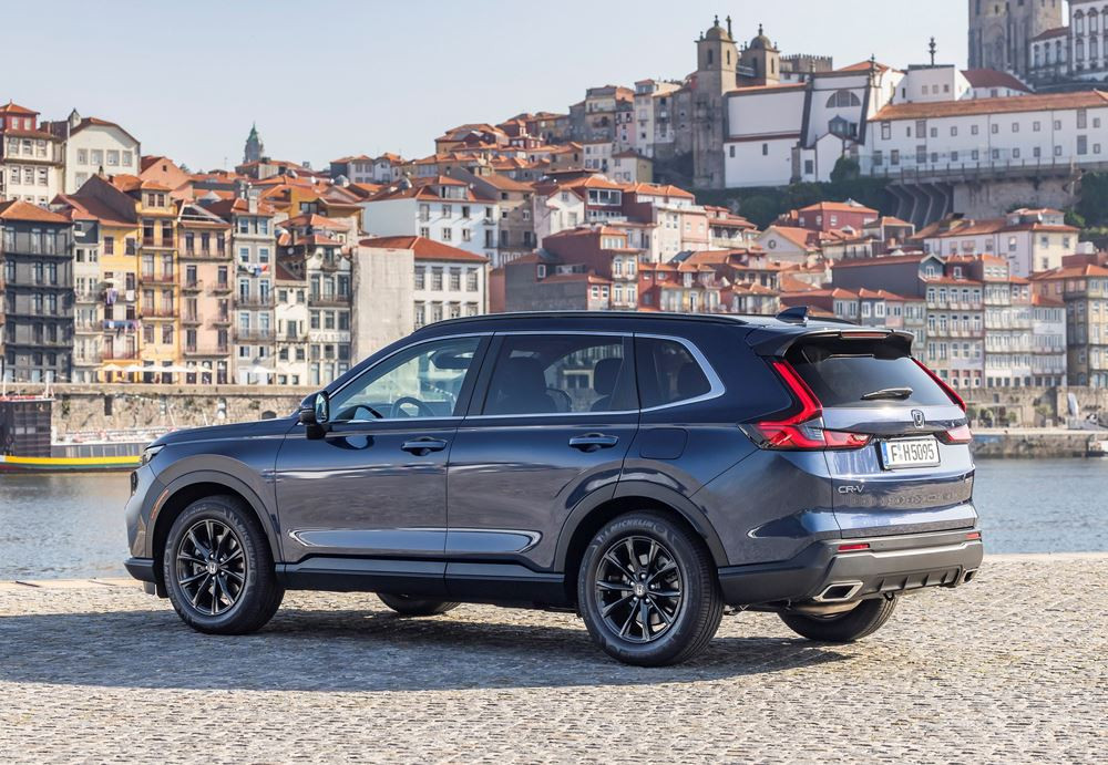 Le SUV Honda CR-V de sixième génération affiche un aspect plus affirmé à l'avant