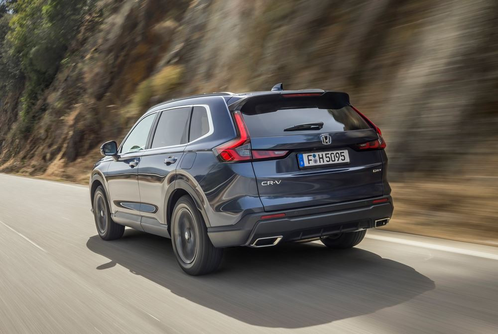 Le SUV Honda CR-V de sixième génération affiche un aspect plus affirmé à l'avant