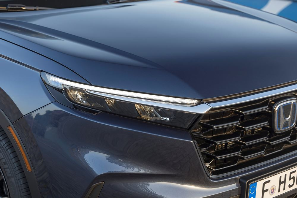 Le SUV Honda CR-V de sixième génération affiche un aspect plus affirmé à l'avant
