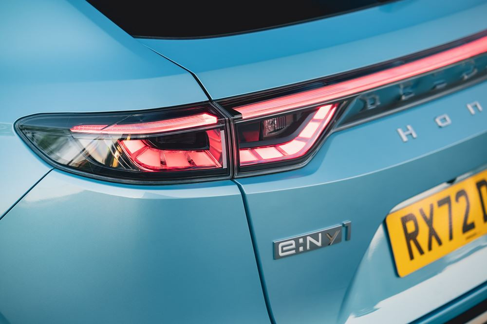 Le SUV compact électrique Honda e:Ny1 revendique une autonomie de 412 km