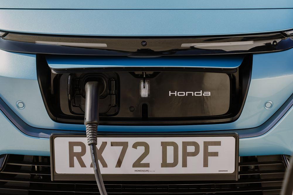 Le SUV compact électrique Honda e:Ny1 revendique une autonomie de 412 km
