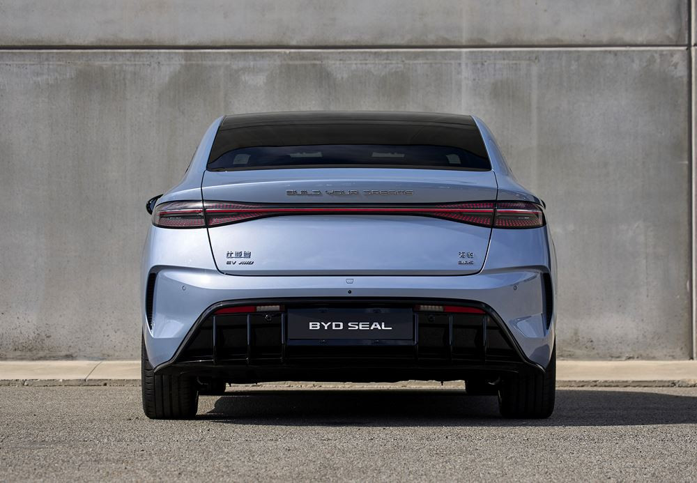 La berline électrique du segment D Byd Seal revendique une autonomie WLTP jusqu'à 570 km
