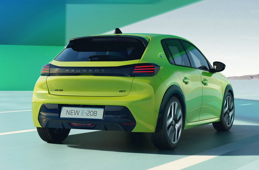 La Peugeot e-208 électrique au design réinventé arrive sur le marché