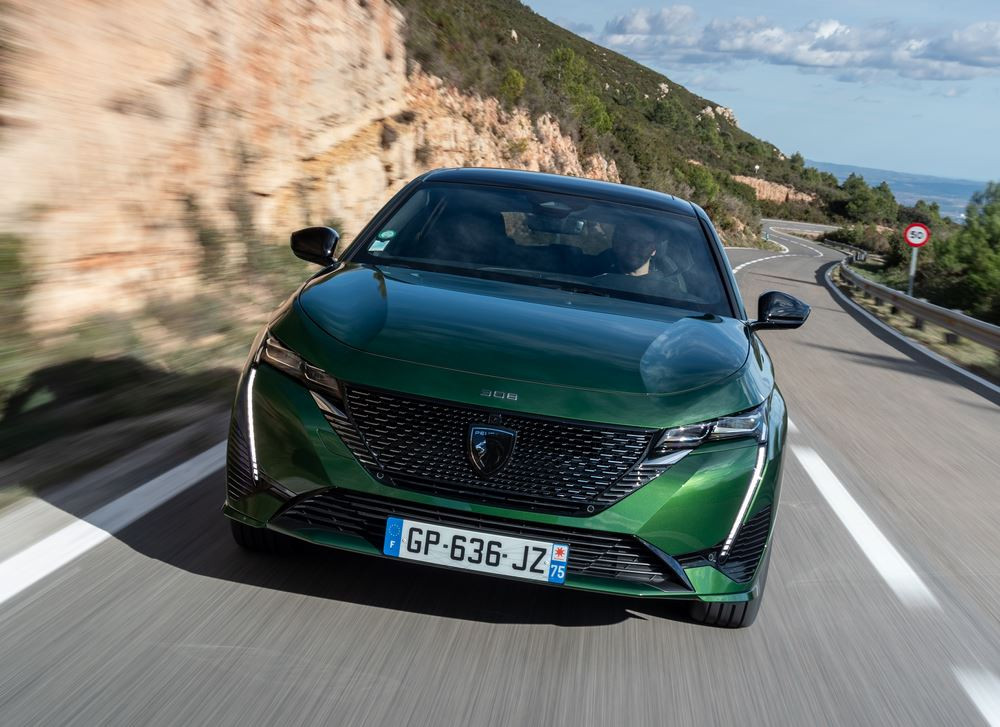 La Peugeot e-308 électrique affiche une autonomie de 410 km
