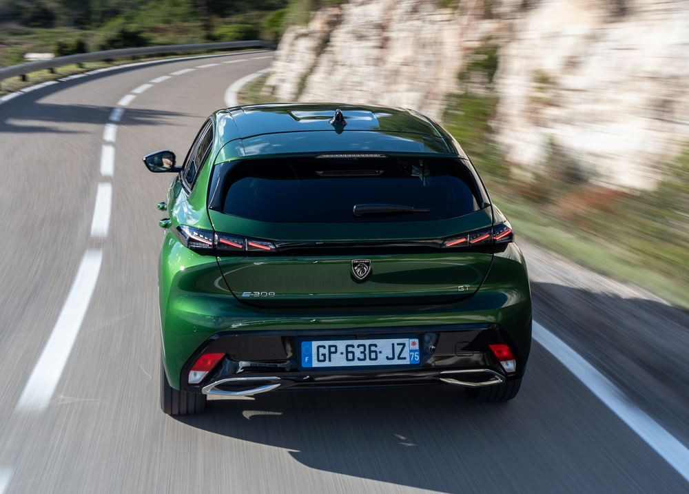La Peugeot e-308 électrique affiche une autonomie de 410 km