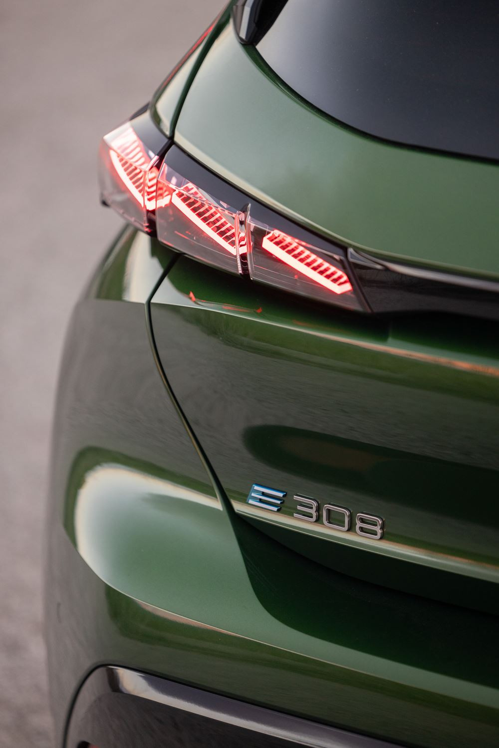 La Peugeot e-308 électrique affiche une autonomie de 410 km