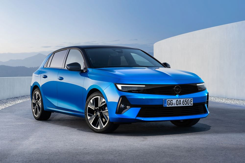 La berline compacte Opel Astra Electric affiche une autonomie de 418 km