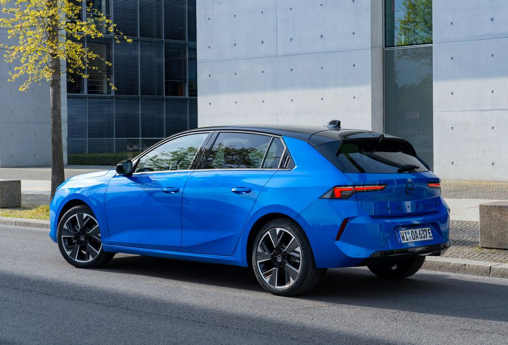 La berline compacte Opel Astra Electric affiche une autonomie de 418 km