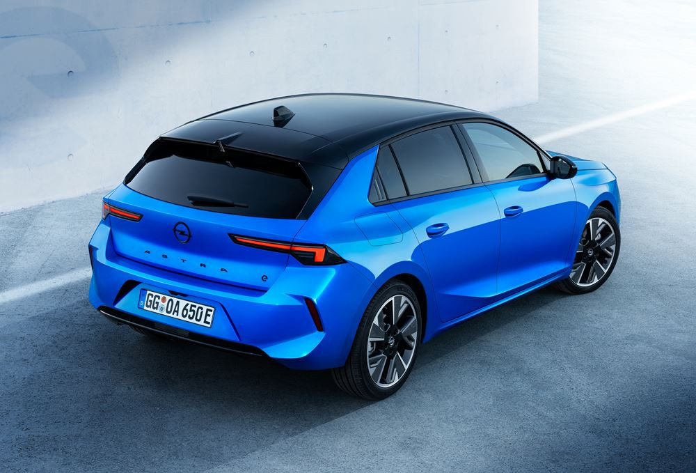 La berline compacte Opel Astra Electric affiche une autonomie de 418 km