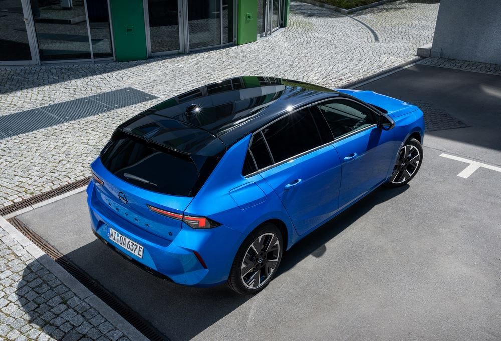 La berline compacte Opel Astra Electric affiche une autonomie de 418 km