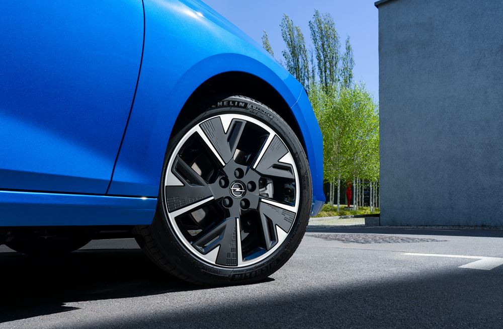 La berline compacte Opel Astra Electric affiche une autonomie de 418 km