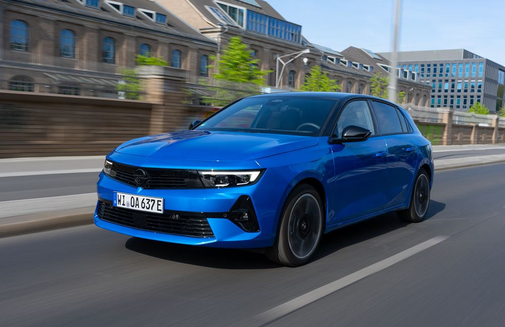 La berline compacte Opel Astra Electric affiche une autonomie de 418 km