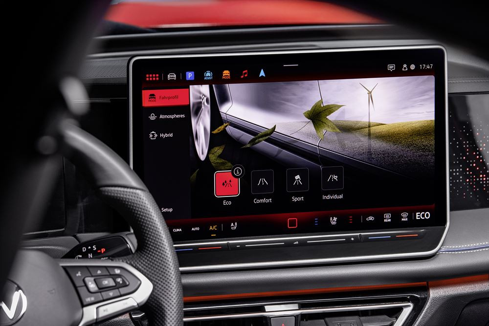 La troisième génération du Volkswagen Tiguan au style plus affirmé arrive sur le marché