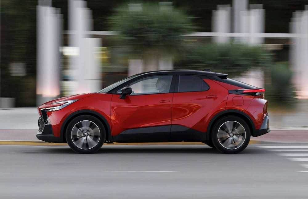 Le SUV du segment C Toyota C-HR affiche un style spectaculaire de concept-car