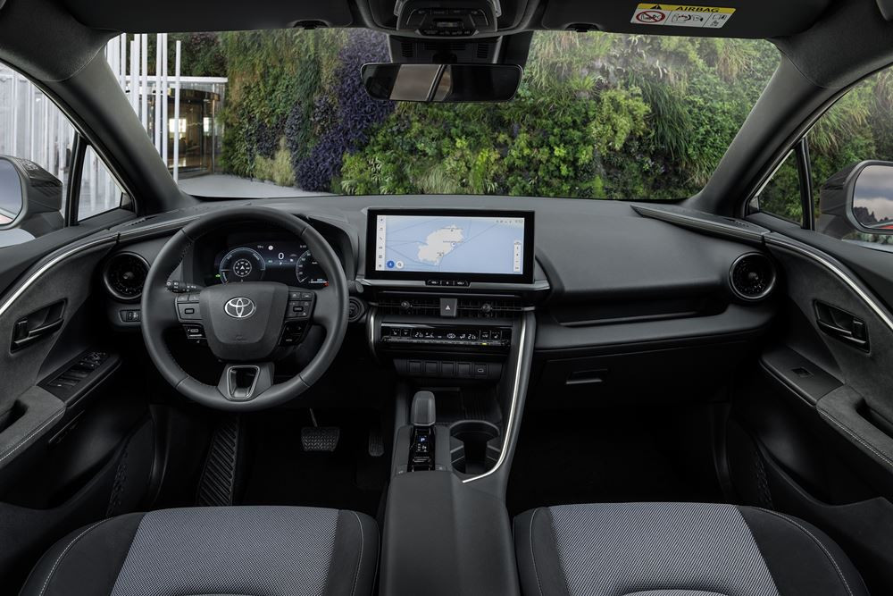 Le SUV du segment C Toyota C-HR affiche un style spectaculaire de concept-car