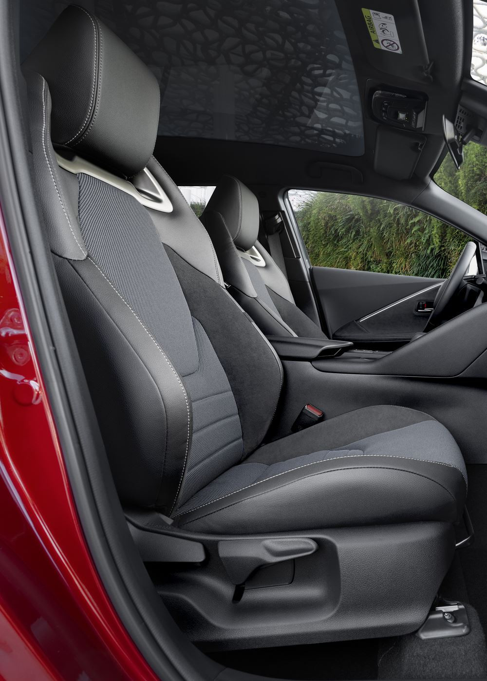 Le SUV du segment C Toyota C-HR affiche un style spectaculaire de concept-car