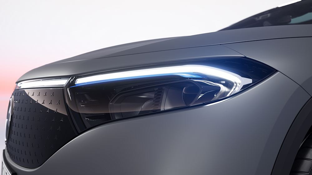 Le SUV compact électrique Mercedes EQA mis à jour en approche