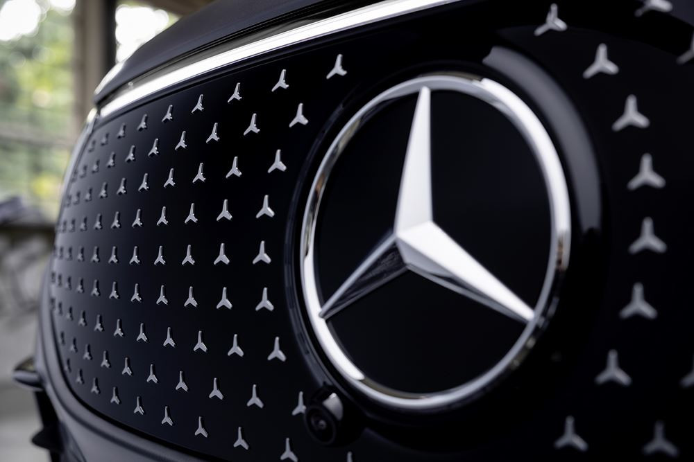 Le SUV compact sept places électrique Mercedes EQB mis à jour en approche