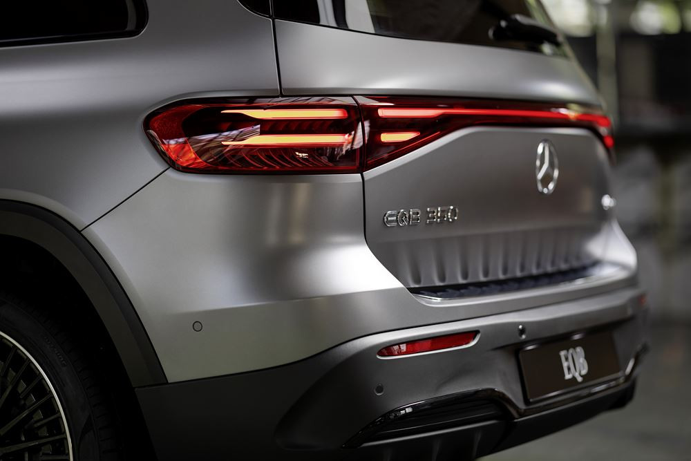 Le SUV compact sept places électrique Mercedes EQB mis à jour en approche