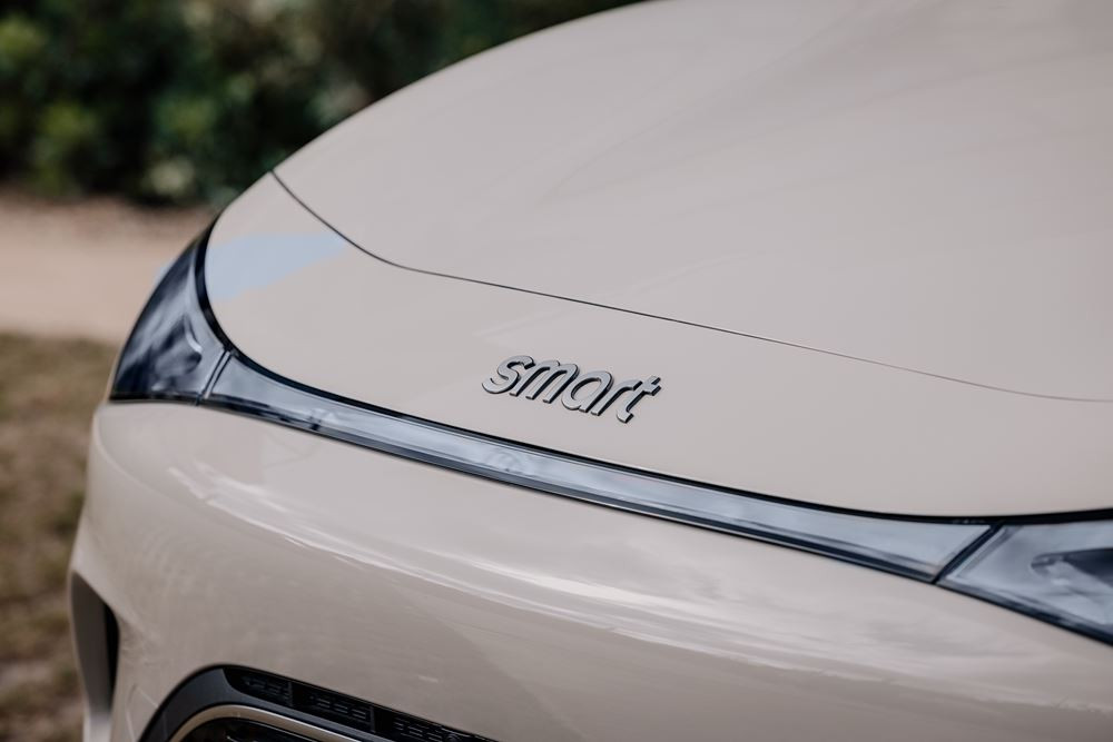Le SUV coupé électrique smart #3 affiche une allure sportive premium