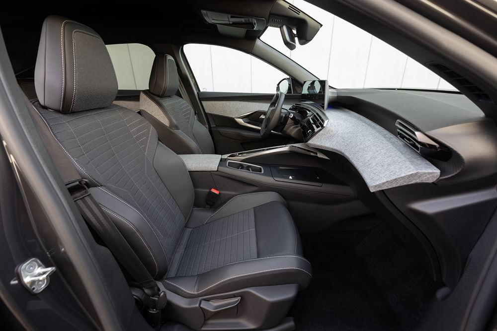 Le SUV fastback électrique Peugeot E-3008 entre dans une nouvelle dimension