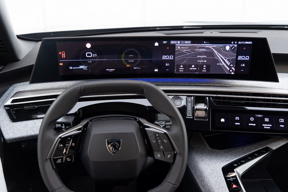Le SUV fastback électrique Peugeot E-3008 entre dans une nouvelle dimension