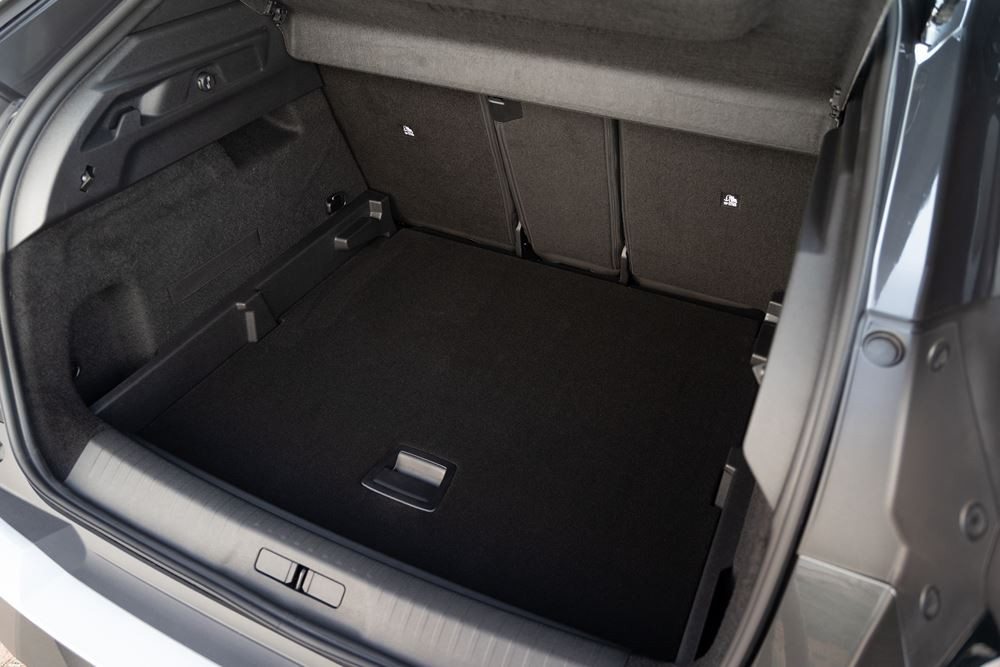 Le SUV fastback électrique Peugeot E-3008 entre dans une nouvelle dimension