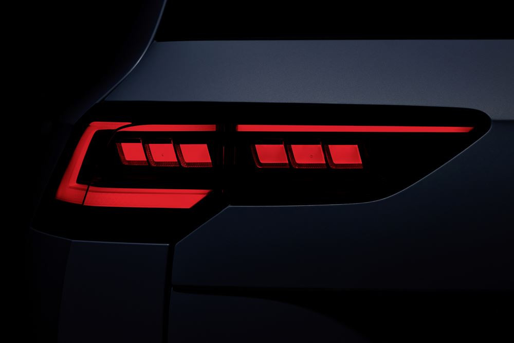 La Volkswagen Golf SW retouchée en approche