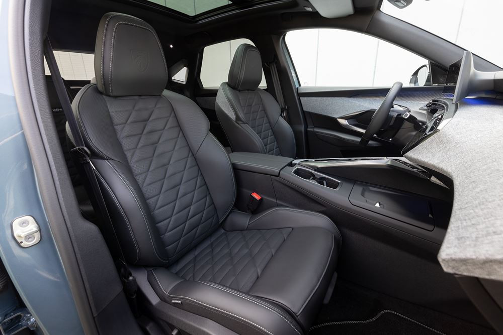 Le SUV fastback Peugeot 3008 opte pour un style dynamique