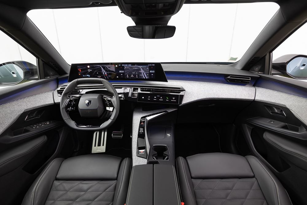 Le SUV fastback Peugeot 3008 opte pour un style dynamique