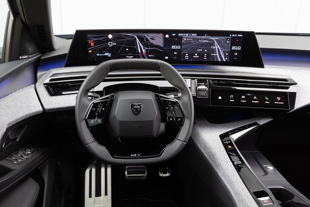 Le SUV fastback Peugeot 3008 opte pour un style dynamique
